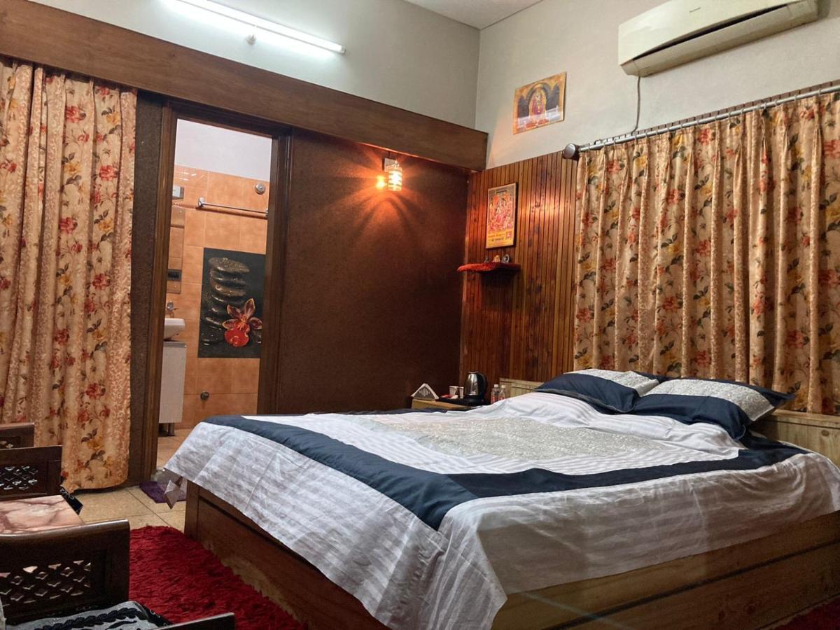 Pretty Garden View Apartment 3Bhk Furnished Flat Near Kashi Vishwanath Temple Varanasi Exteriör bild