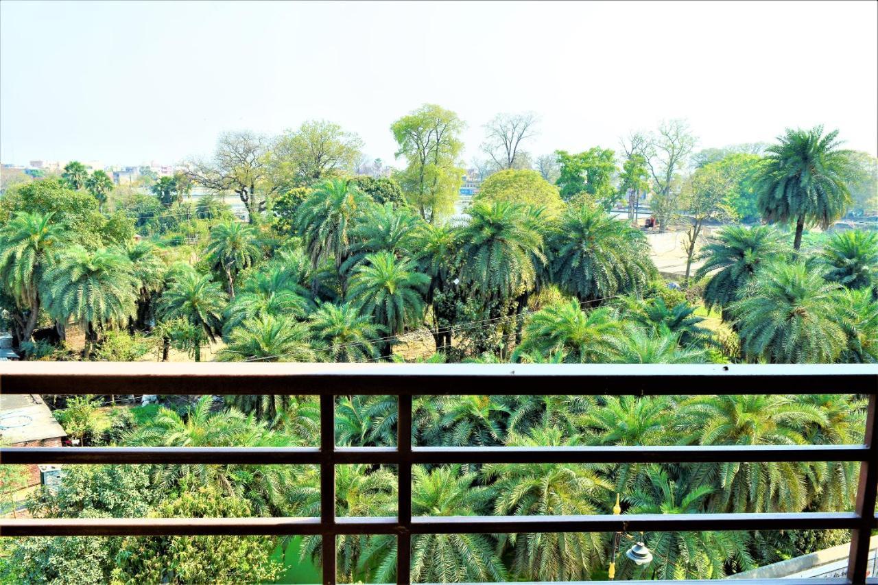 Pretty Garden View Apartment 3Bhk Furnished Flat Near Kashi Vishwanath Temple Varanasi Exteriör bild